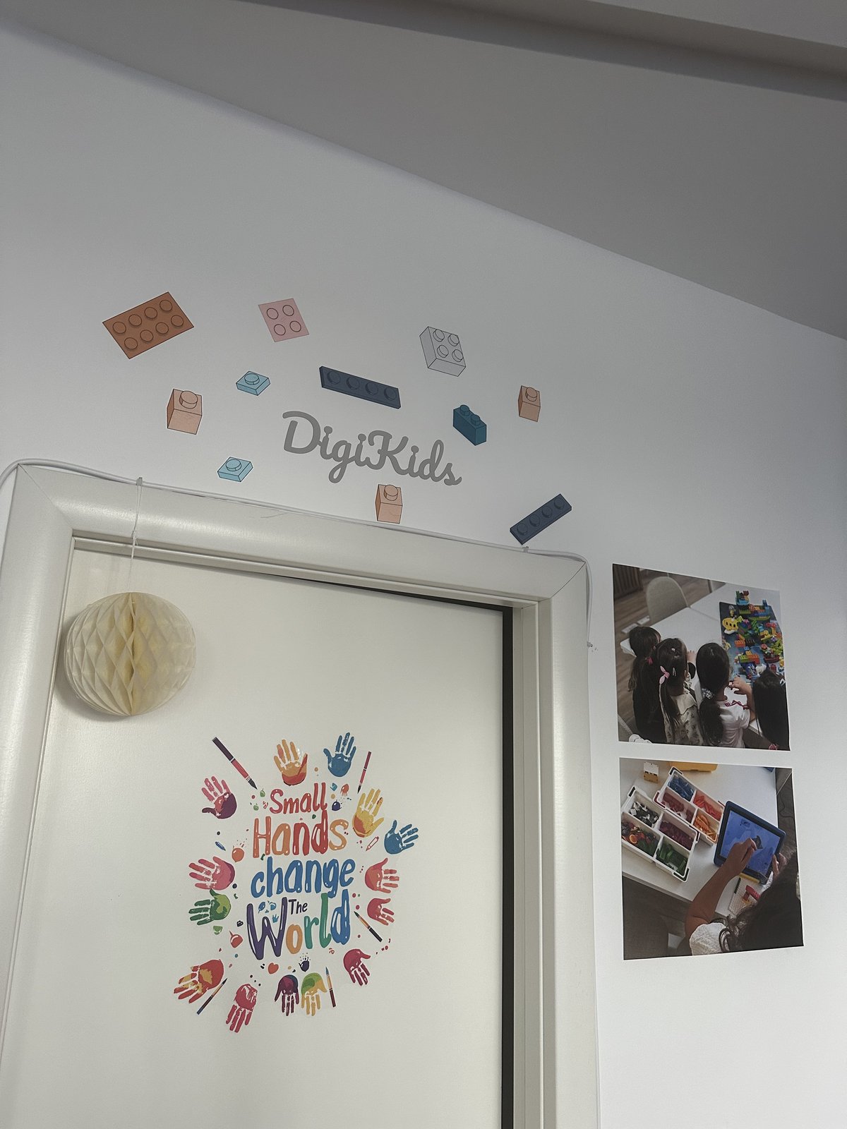 Wall decor Small Hands change The World